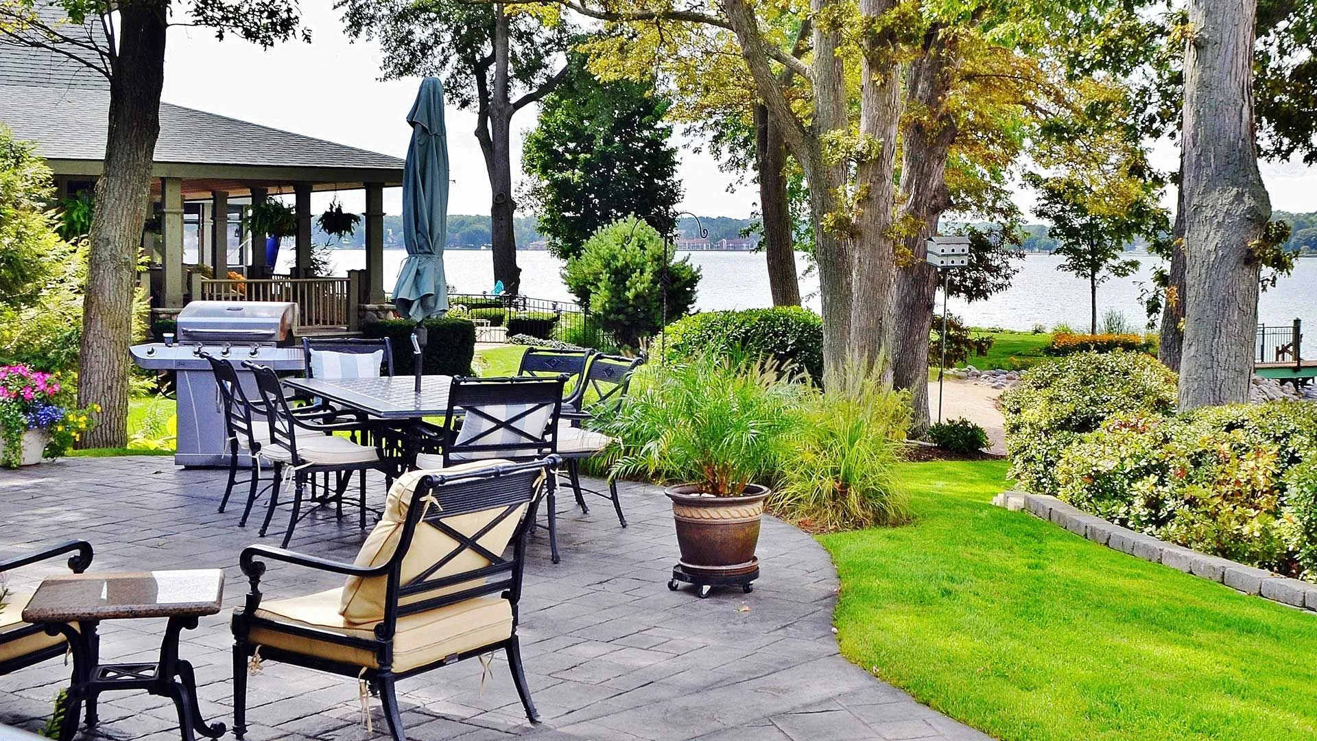 Transform Your Backyard Into a Festive Retreat with Custom Landscape Design